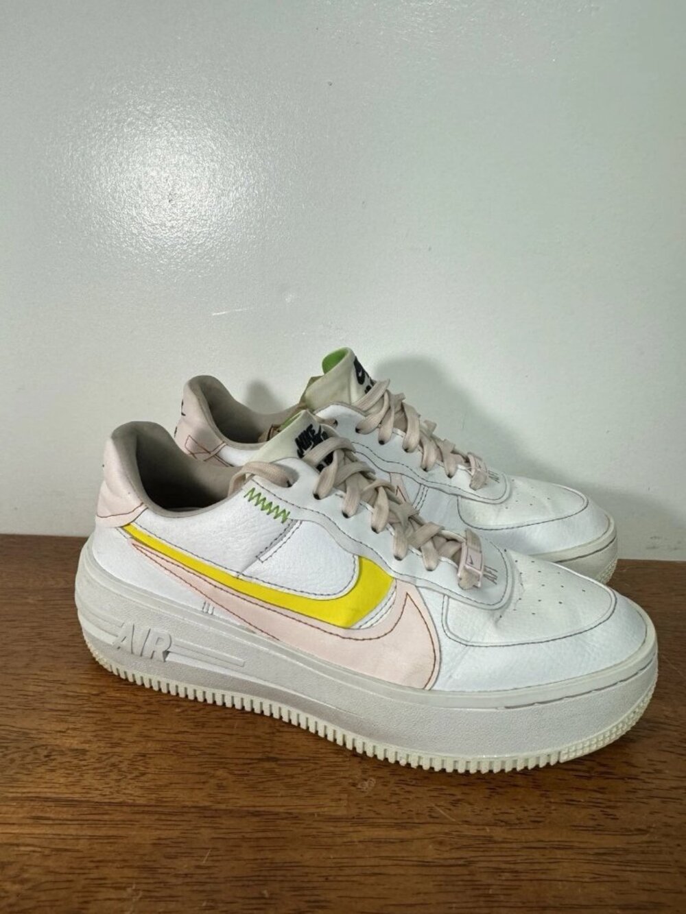 Nike Air Force 1 PLT.AF.ORM Women’s Size 8 White Pink Yellow Green FJ0737-